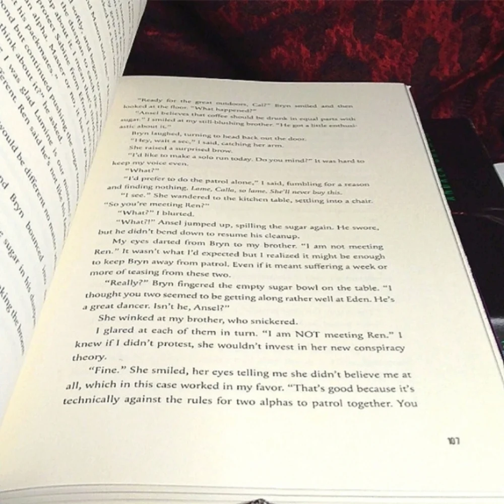 Andrea Cremer books (2) - Picture 3 of 6